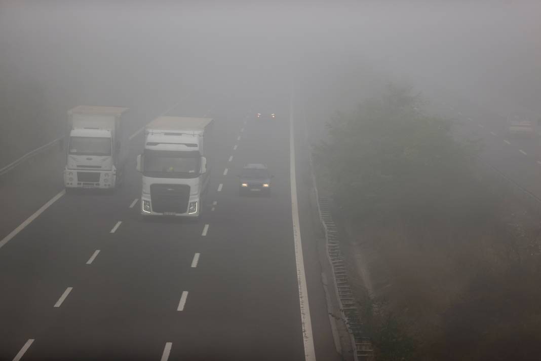 Sürücüler dikkat! O güzergahta sis etkili oluyor 12